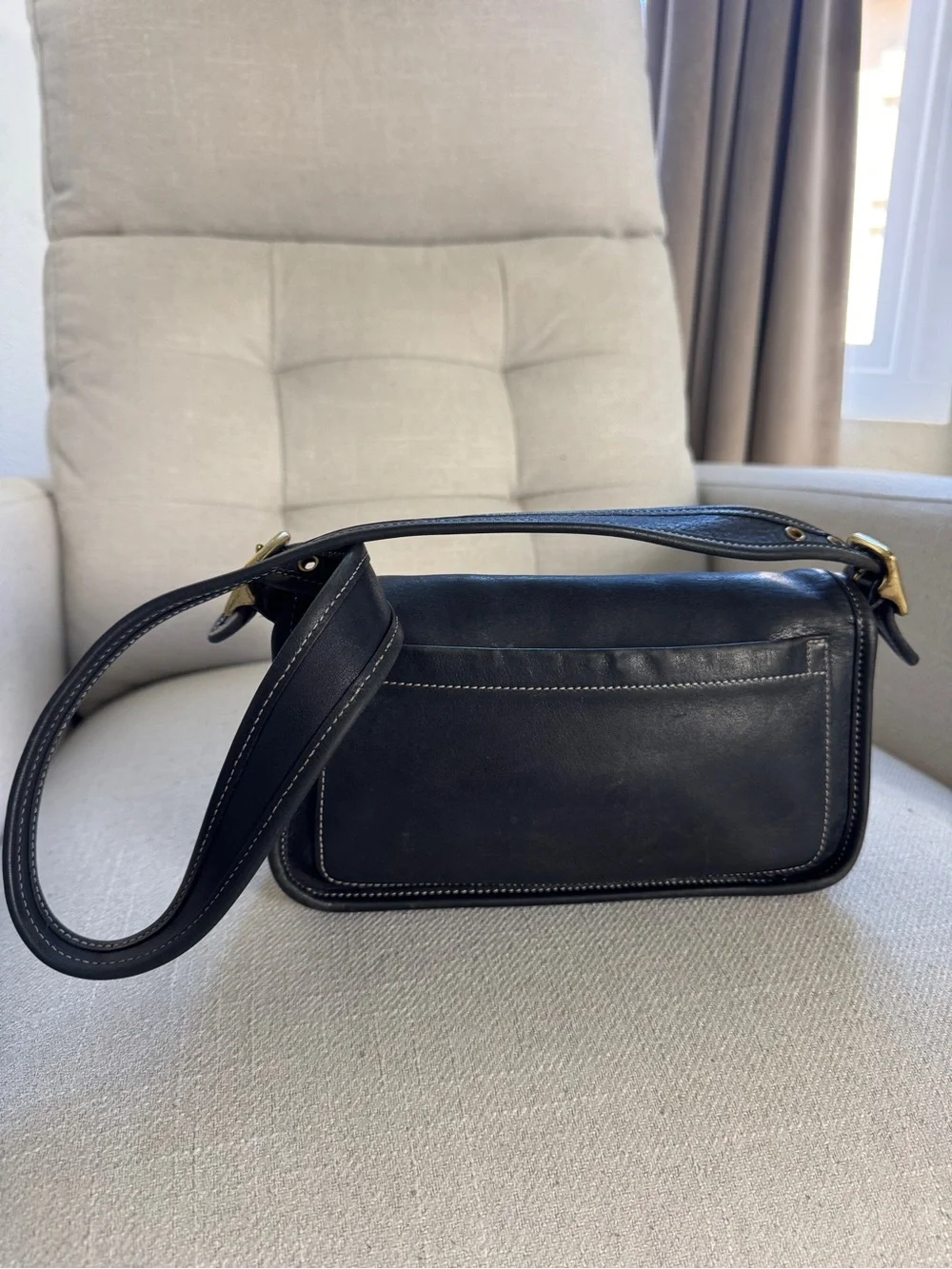 Vintage Coach Soho Black Leather Buckle Flap Shoulder Bag 9127